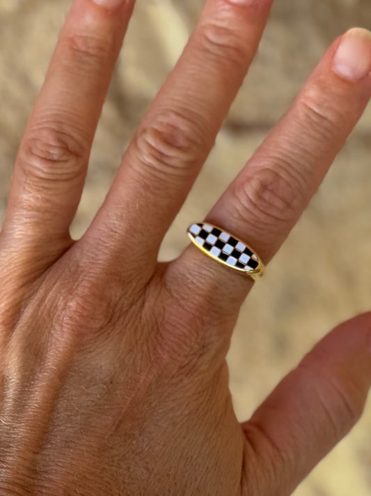 MC Black and White Check Flat Ring